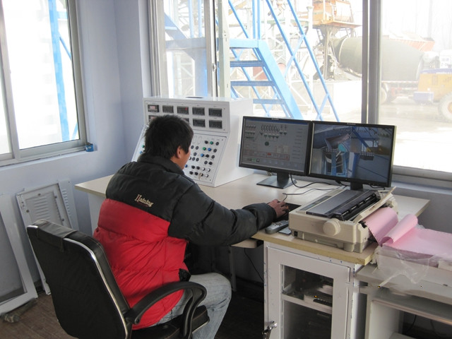 混凝土攪拌(ban)站水泥倉和(hé)控制系統的(de)維護和保養(yǎng)